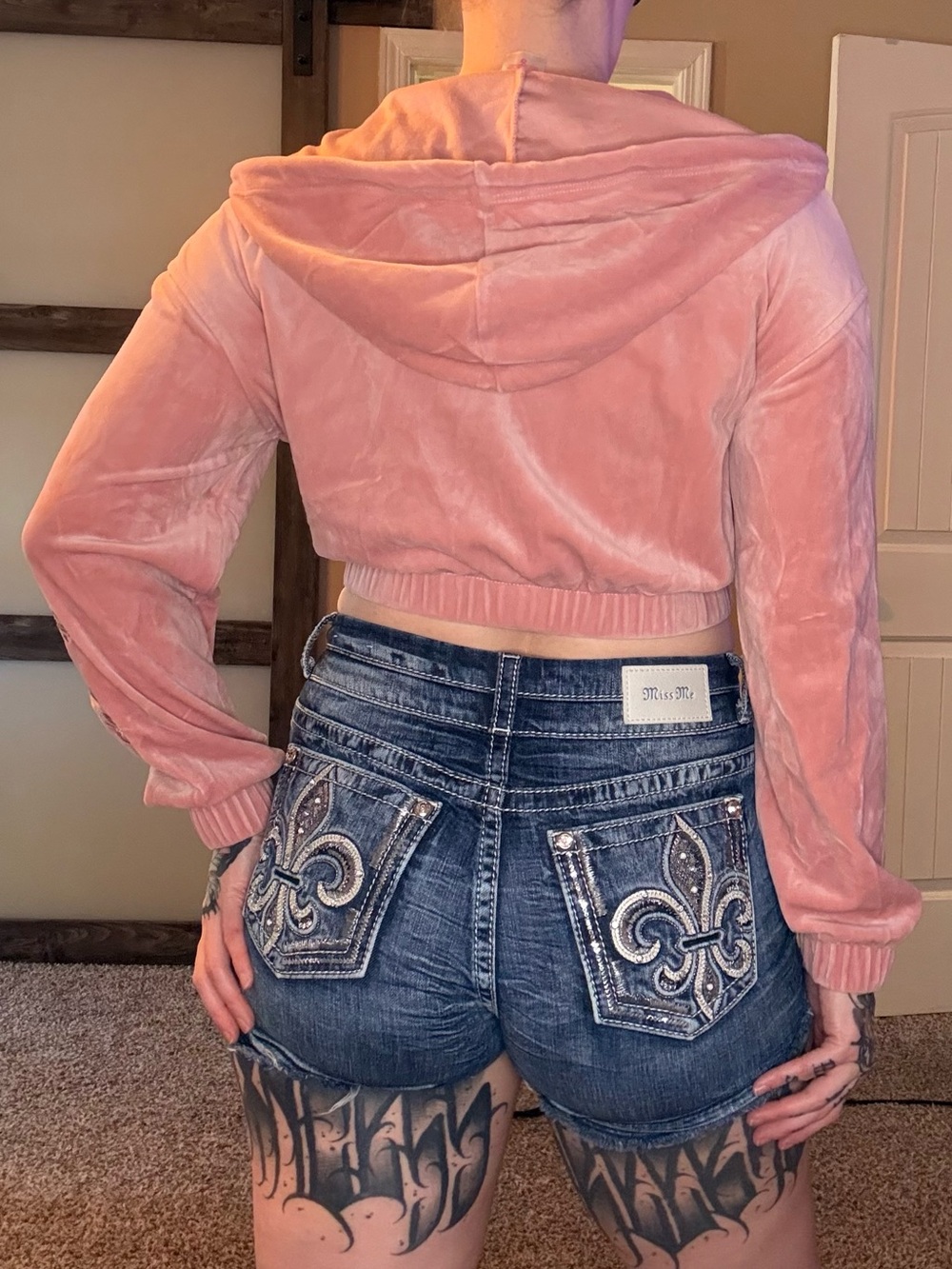3/$20 Angel velour cropped jacket - Picture 2 of 7